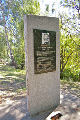 A monument dedicated to Dunant
